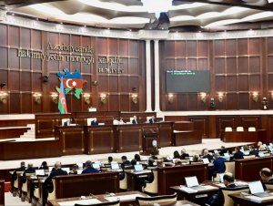 Parlament Dövlət Qulluğu ilə bağlı yeni qanun layihəsini təsdiqləyib
