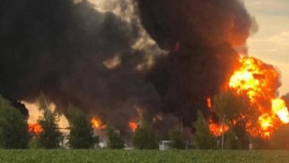 Rusiya Ukraynada neft anbarını atəşə tutub, yaralananlar var