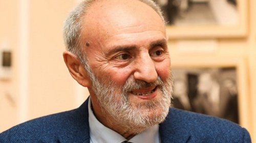 Akif İslamzadə infarkt keçirdi - Xəstəxanadadır
