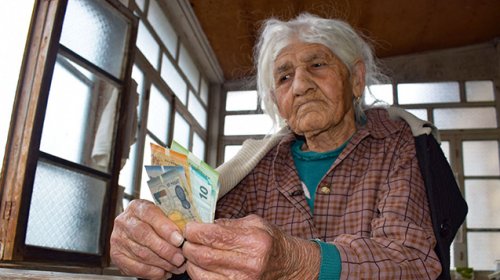 “Qadınların pensiyası artırılsın”