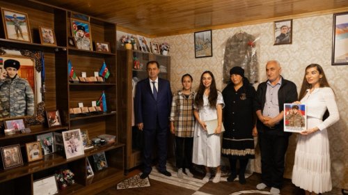 Leyla Əliyeva və Arzu Əliyeva Lənkəranda şəhid ailəsini ziyarət ediblər