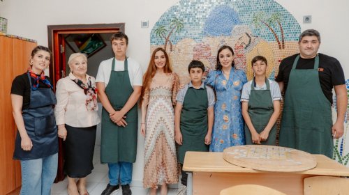 Leyla Əliyeva və Arzu Əliyeva internat tipli ümumtəhsil məktəbində olublar