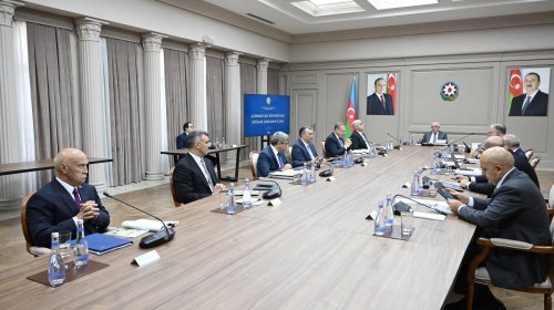 Əli Əsədovun rəhbərliyi ilə İqtisadi Şuranın növbəti iclası keçirilib