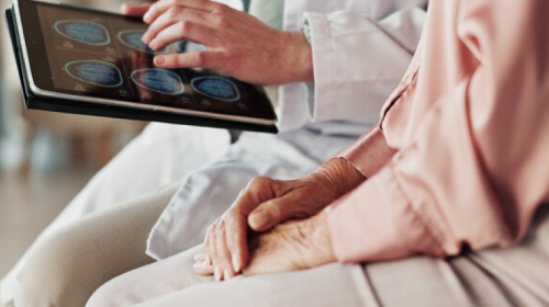 Alzheimer xəstəliyinin başlanğıcının erkən əlaməti aşkarlandı
