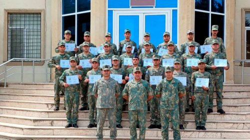 İriçaplı pulemyot heyətinin hazırlıq kursunun buraxılış mərasimi keçirilib
