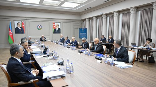 Əli Əsədovun rəhbərliyi ilə İqtisadi Şuranın iclası keçirilib