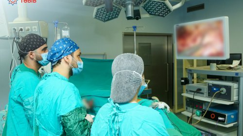 Yeni Klinikada ilk laporoskopik parsial nefrektomiya əməliyyatı uğurla həyata keçirilib
