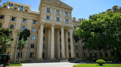 Hücuma məruz qalan gəminin 10 azərbaycanlı heyət üzvü təxliyə edilib