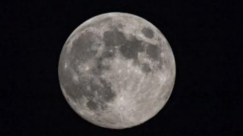 40 il Ayı tədqiq edən geoloq insanların orada daimi yaşamasının yolunu izah etdi