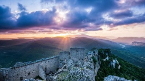 Əsrlərin sirrini qoruyan katar qalaları UNESCO tərəfindən tanındı