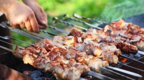 Müntəzəm kabab yeməyin  üçün gizli təhlükələri açıqlanıb