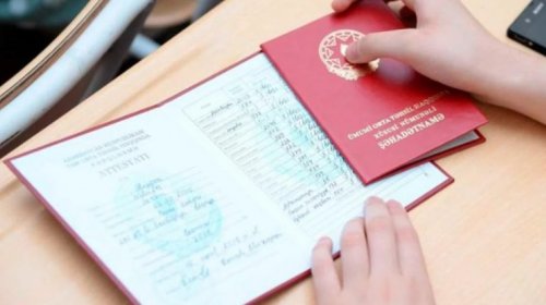 Bakıda 4 490 nəfər məktəbi fərqlənmə attestatı ilə bitirdi