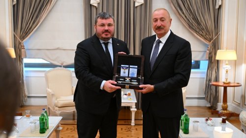 İlham Əliyevə “İrpin şəhərinin fəxri vətəndaşı” vəsiqəsi təqdim edilib