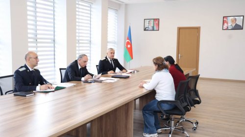 Baş prokuror Gəncədə vətəndaşları qəbul edib