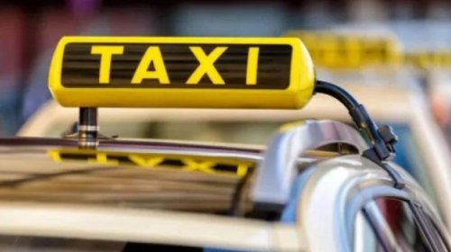 4 manata görə taksi sürücüsünü döydü