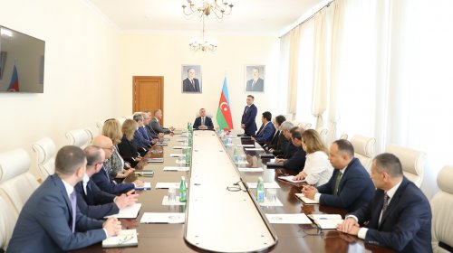 Anar Bayramovu kollektivə Teymur Musayev təqdim etdi