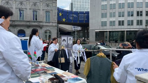 Azərbaycanlı itkin ailələri Avropa Parlamenti qarşısında etiraz aksiyası keçirib