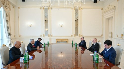 İlham Əliyev Hindistanın xarici işlər nazirini qəbul edib