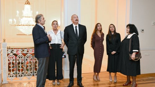 Prezident və ailə üzvləri sərgi ilə tanış oldu