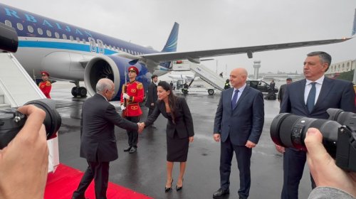 Baş nazir Əli Əsədov Gürcüstana getdi