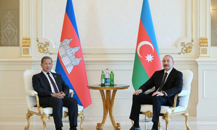 İlham Əliyevin Kambocanın Baş naziri ilə məhdud tərkibdə görüşü olub