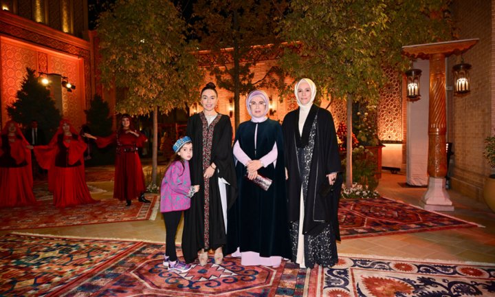 Leyla Əliyeva Əminə Ərdoğanla bir arada